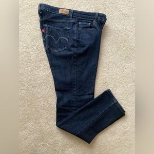 Levi’s Mid Rise Skinny Jean. Size 10 M